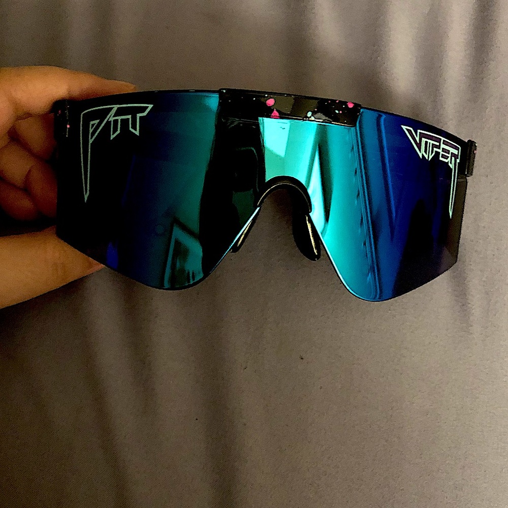 Pit Viper Hail Sagan 2000